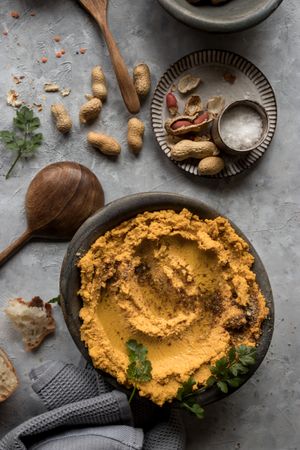 Lentil hummus with carrot and peanuts