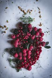 Lime pie with berries