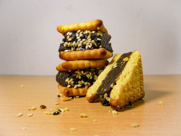 biscuit burger snack