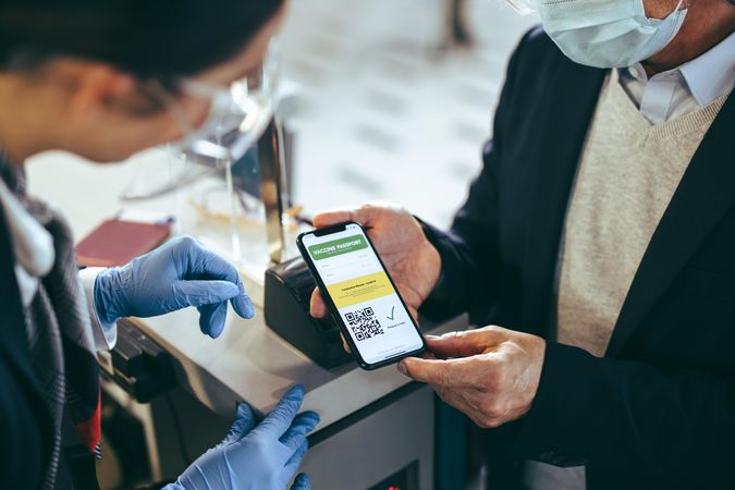Passenger check in with immunity e-passport at airport during pandemic