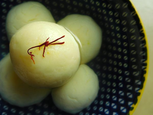 Rasgulla Indian sweet, Bangali dessert