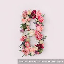 Letter B made of real natural flowers and leaves 47yxl0
