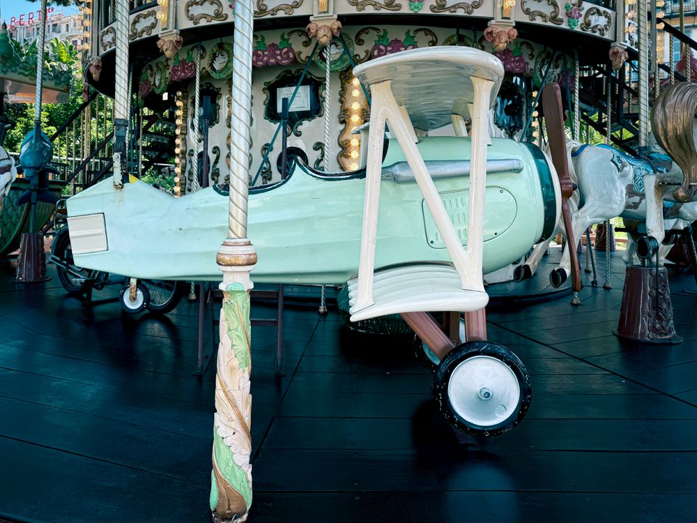 2 seater biplane: Carousel 1900