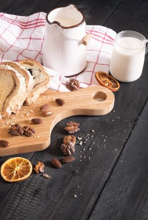 Fresh milk and tasty pound cake