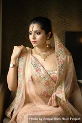 Indian bride in pink sari bEkzG5