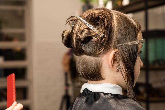 Process of cutting bob, back view