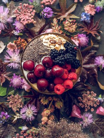 Yogurt with berries and cereals