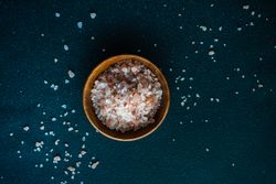 Top view of pink salt in bowl