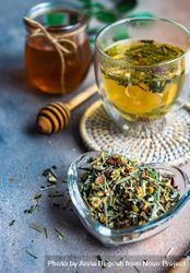Loose leaf chamomile tea in heart container with honey 4mW6lX