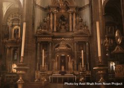 Ornate alter in church in Mexico City 4maYX4