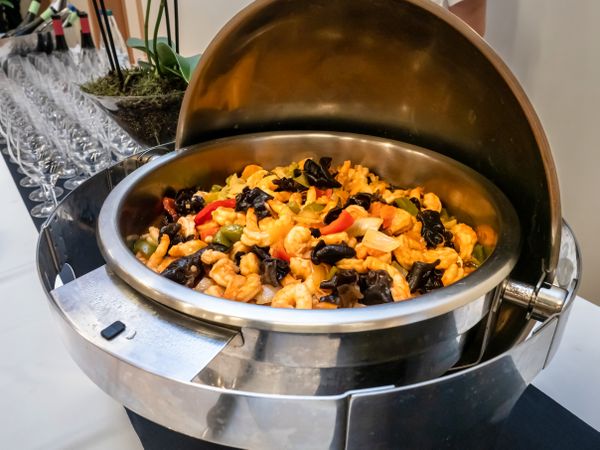 Asian food. Thai cuisine. Off-site food preparation. We feed on the go.