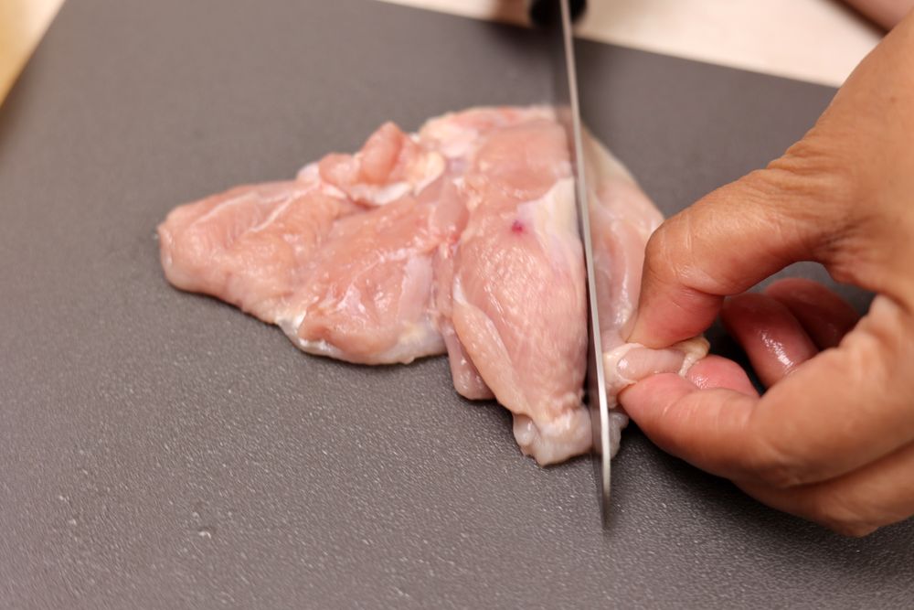 Female Hand Cut Chicken Fillet