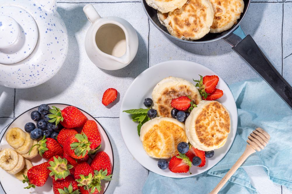 Cottage cheese pancakes, syrniki