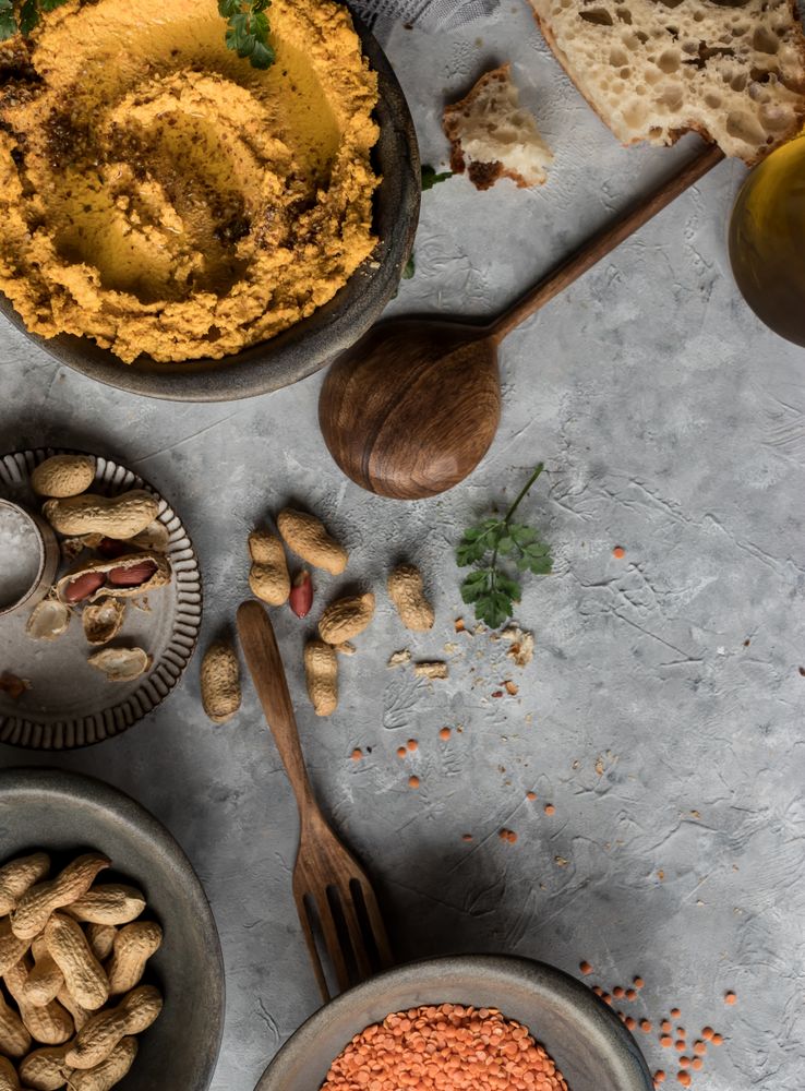 Lentil hummus with carrot and peanuts