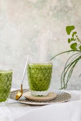 Healthy green smoothie detox