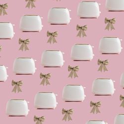 Pattern of toaster with gold bows