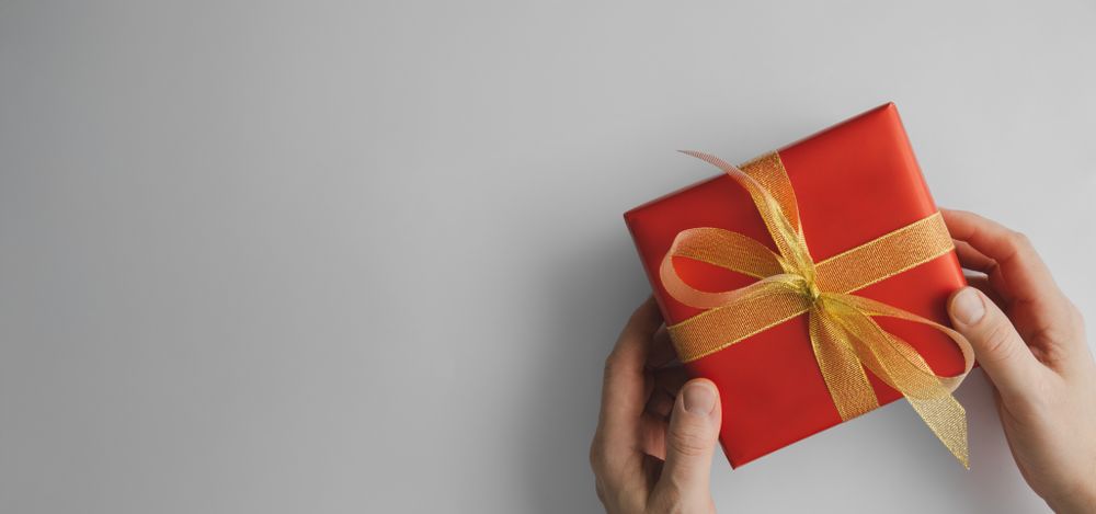 Red Gift Banner Layout