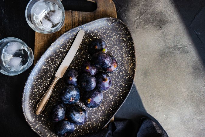 Organic fresh figs in a bowl