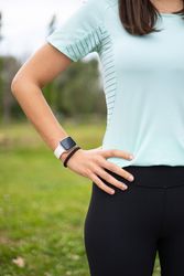 Close-up body of a sport woman  training outdoors