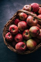 Fresh red apples