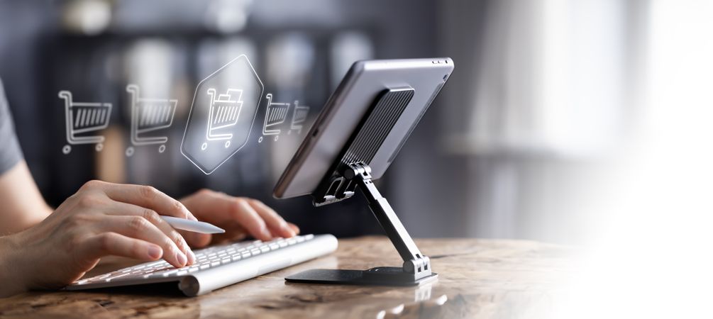 Typing with Online Shopping Hologram