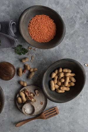 Bowls with lentil and peanuts