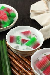 Close up of bowl of Indonesian dessert es selendang mayang