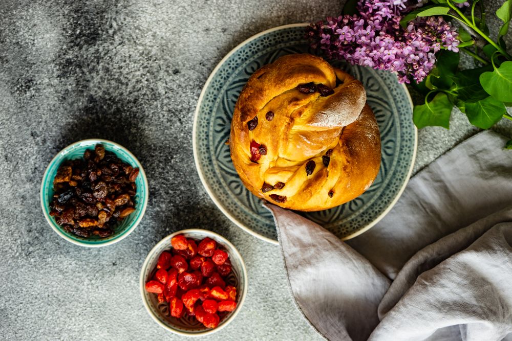 Easter cake craffin bread with lilac flowers