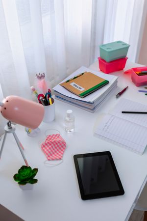 desk in girl's bedroom