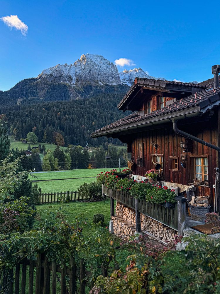 Chalet terrace with view of Videmanette