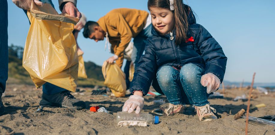 Volunteers cleaning the beach