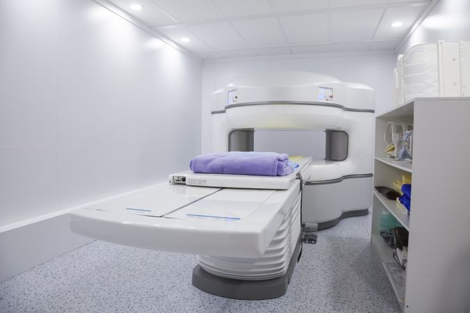 open magnetic resonance machine
