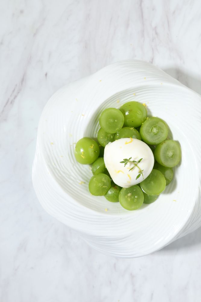 hine Muscat with Bocconcini Mozarella