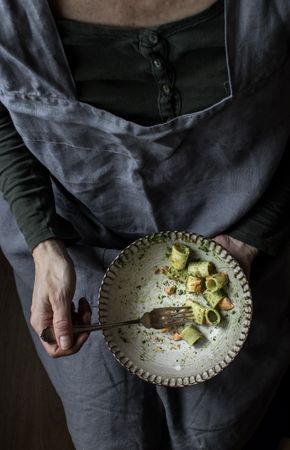 Pasta paccheri with kale pesto and nuts