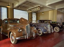 Display of classic Packard automobiles at America's Packard Museum, Dayton, Ohio e4BXW0
