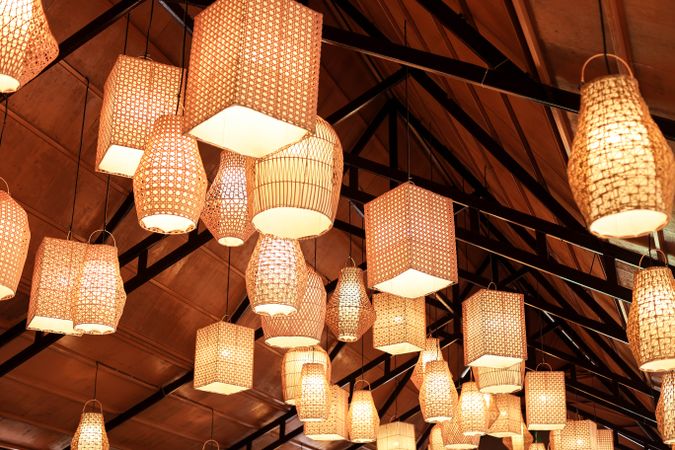 Various Shape and Size Woven Rattan Hanging Decoration Lamps