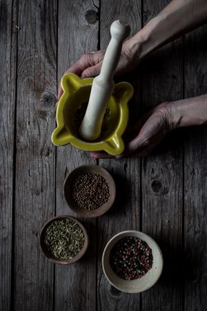 Crop cook grounding spices