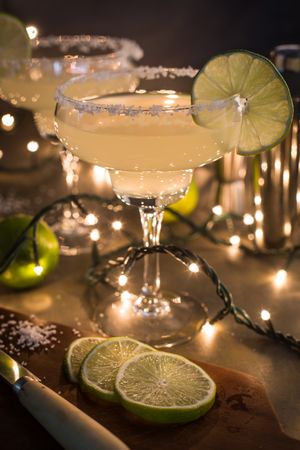 Preparing a margarita cocktail