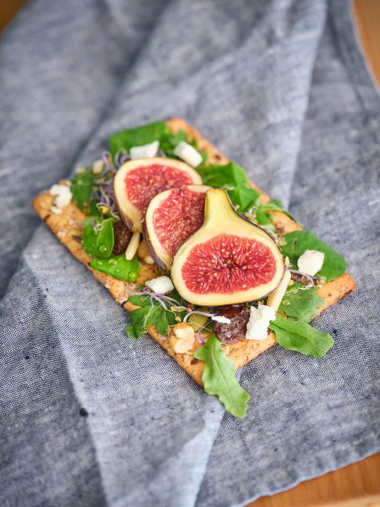 Delicious slices of fruits served on napkin