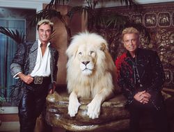 Illusionists Siegfried & Roy in their private apartment at the Mirage Hotel, Las Vegas, Nevada BbxDnb