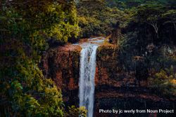 Waterfall in tropical rainforest 43EWr0