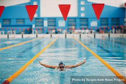Woman swimming in race pool 5XWGo0