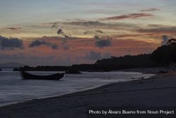 Pasir Putih Beach at sunset, facing the Indian Ocean, Indonesia 4mOzd0