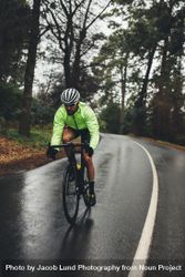Cyclist training on a rainy day 41ljy7