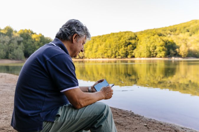 Man using smartphone