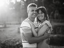 Couple looking al camera with happy smile