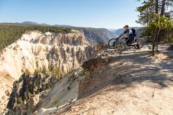 Overlooking the Grand Canyon of the Yellowstone from an off-road wheelchair 5rXl1b