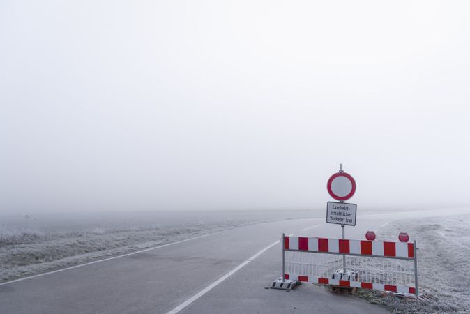 Closed road barrier in German