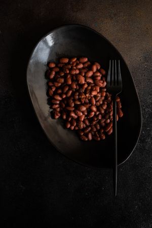 Traditional Georgian lobio dish in modern dark bowl