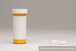 Blank Prescription Bottle & Pills bxAgGX